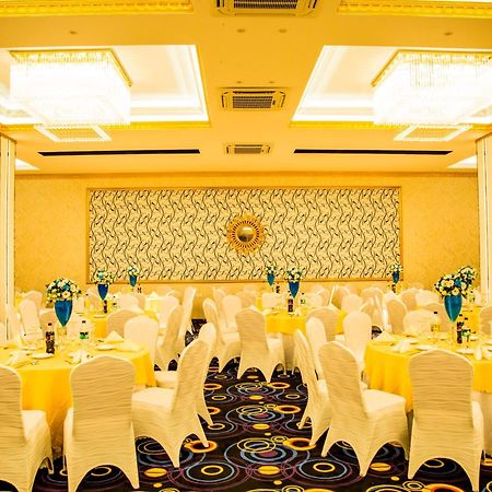 Aurora Banquet And Hotel Чилау Екстериор снимка