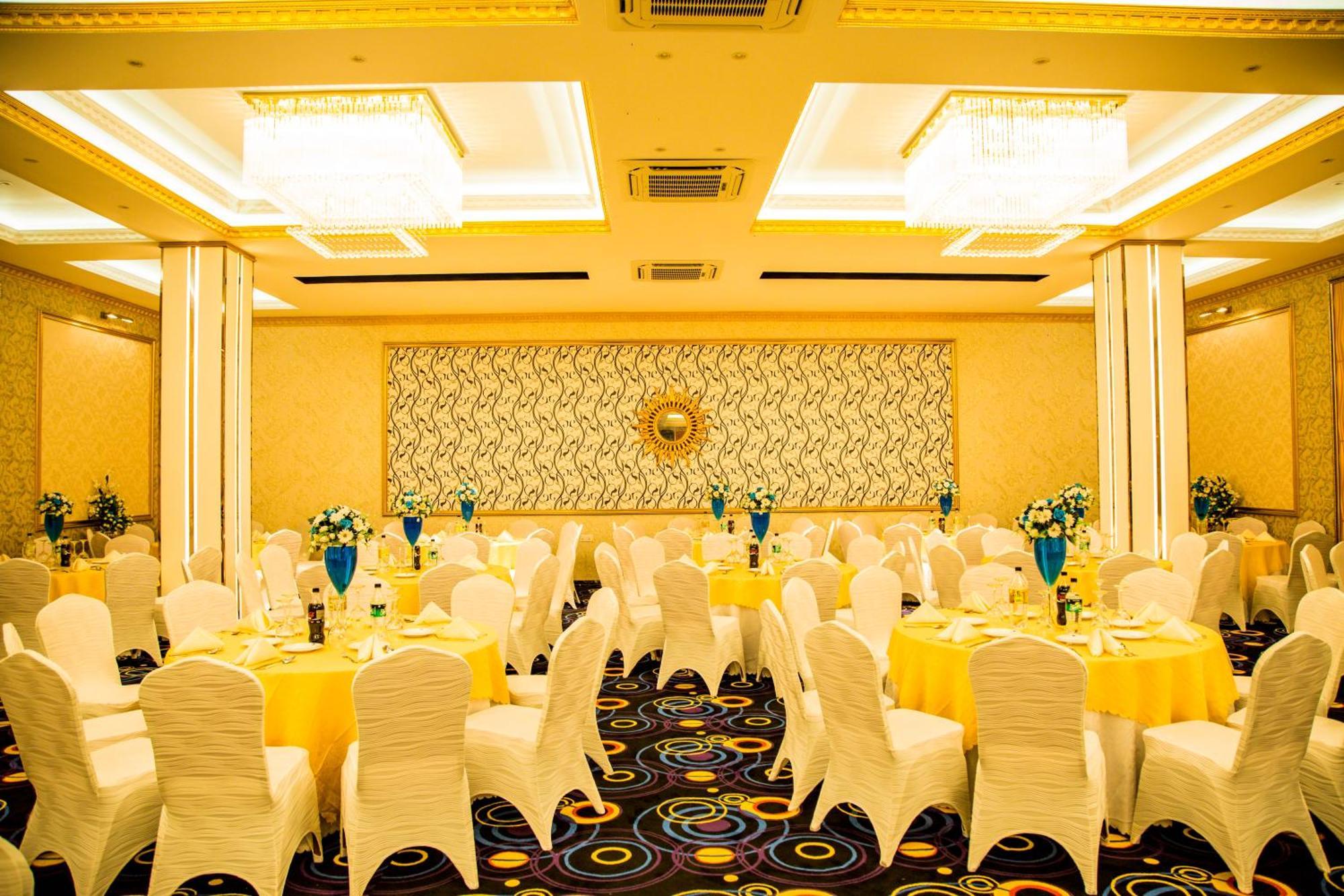 Aurora Banquet And Hotel Чилау Екстериор снимка