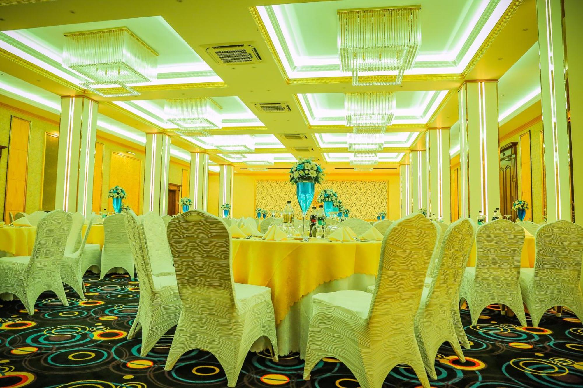 Aurora Banquet And Hotel Чилау Екстериор снимка